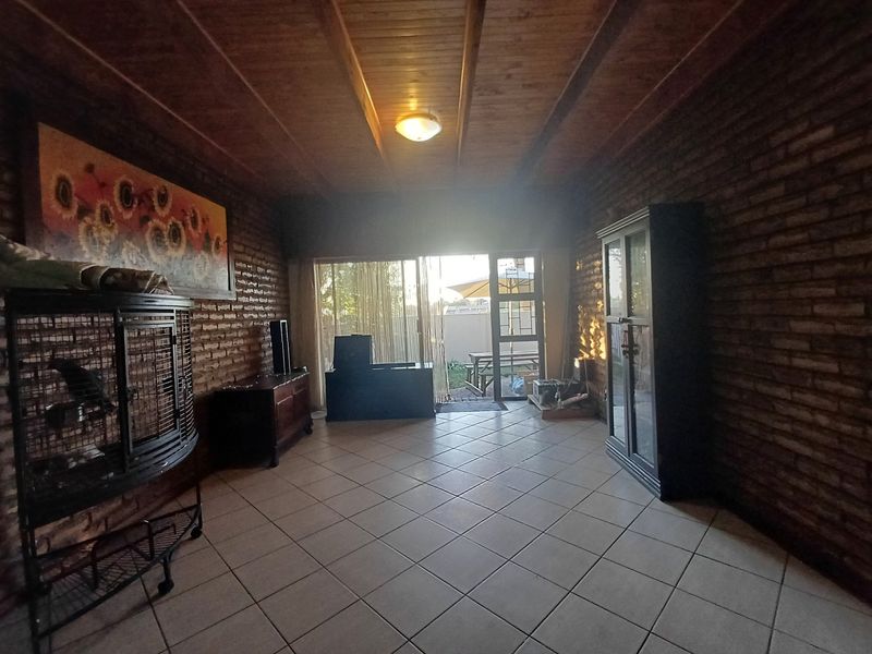 Townhouse For Sale in Neserhof - Photo 3