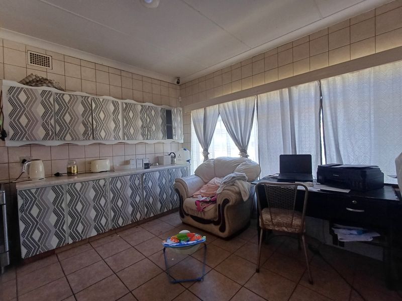 House For Sale in Meiringspark - Photo 5