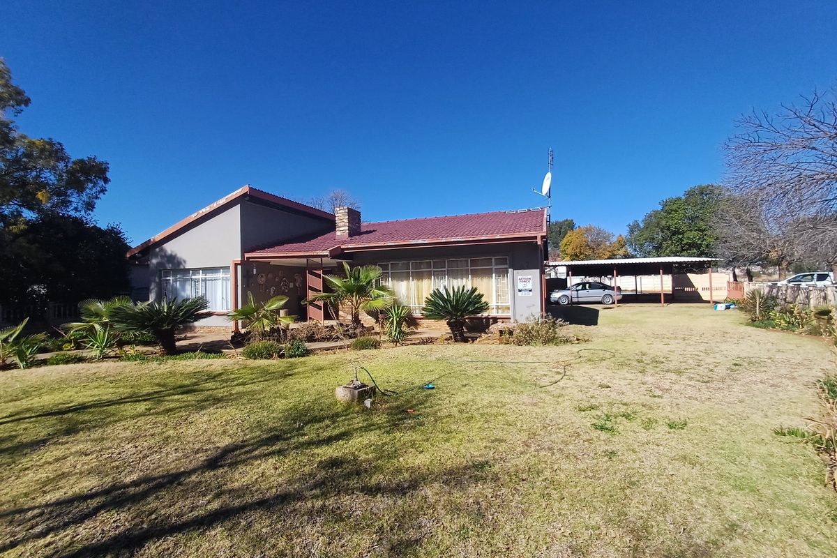 House For Sale in Meiringspark - Photo 2