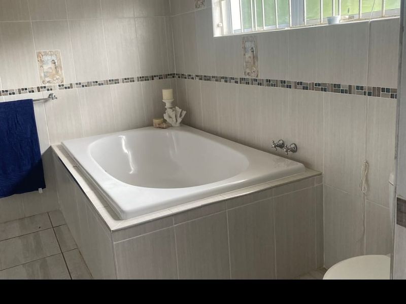 House For Sale in Pumula - Photo 9