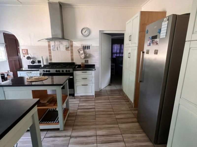 House For Sale in Pumula - Photo 3