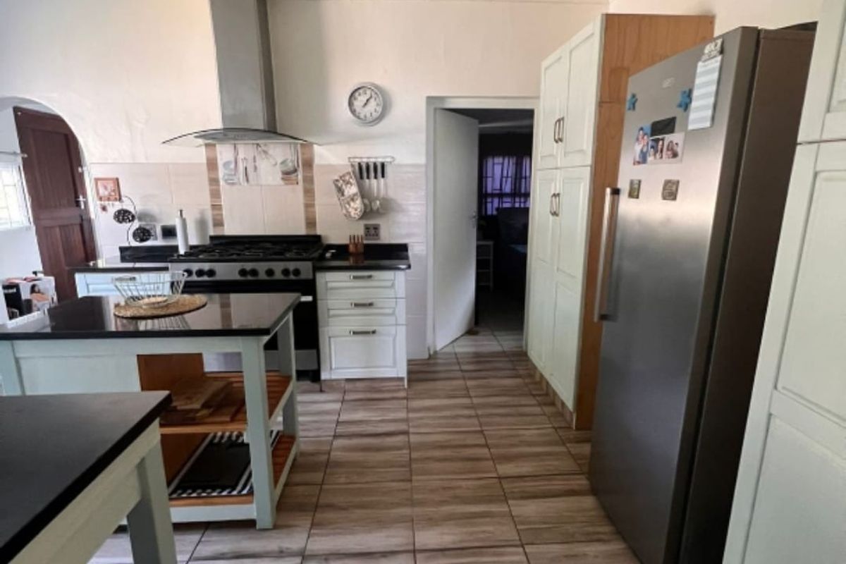 House For Sale in Pumula - Photo 3