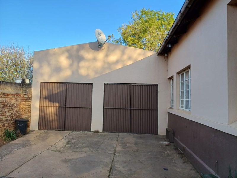 House For Sale in Lydenburg Central - Photo 2
