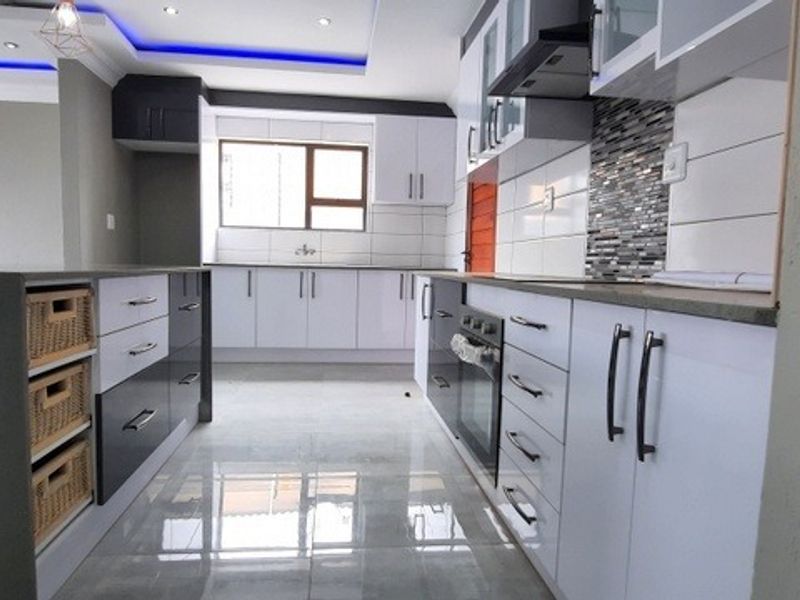House For Sale in Mahlasedi Park - Photo 9