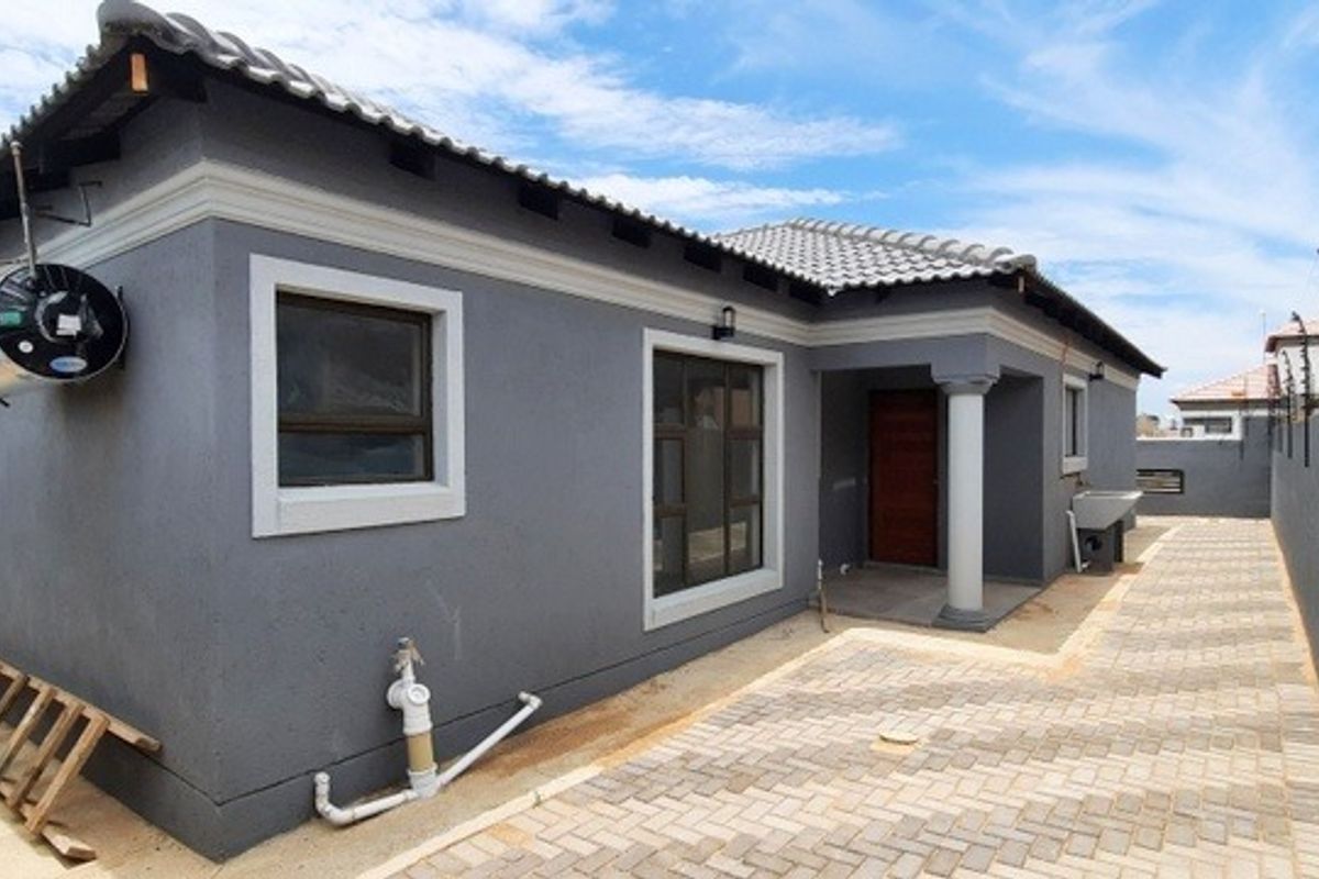 House For Sale in Mahlasedi Park - Photo 4