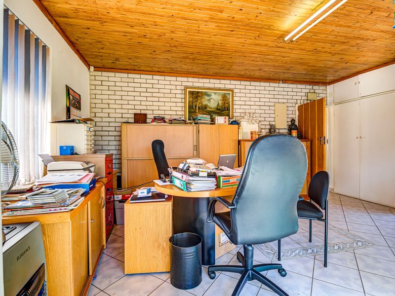 House For Sale in Benoni North - Photo 8