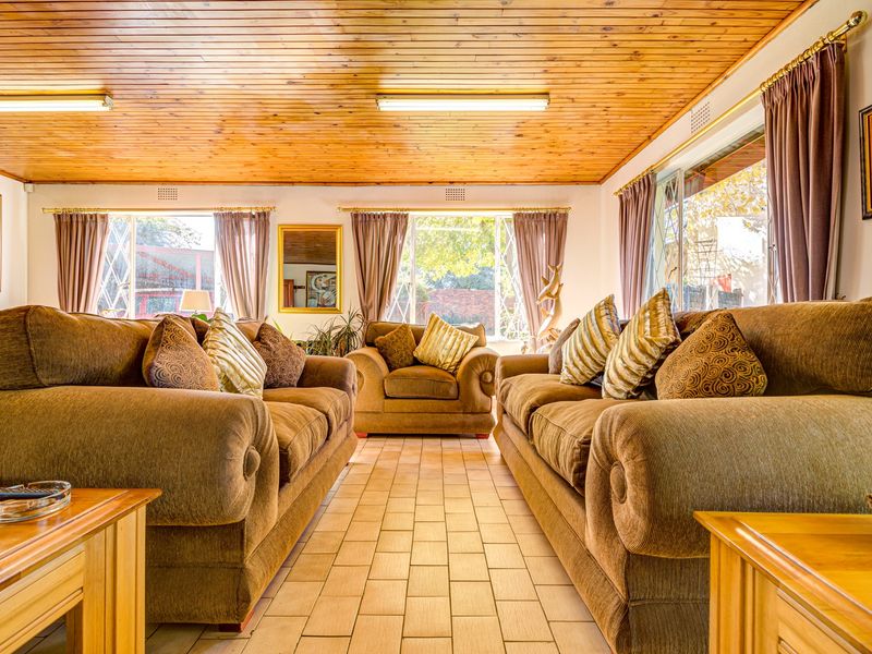 House For Sale in Benoni North - Photo 7