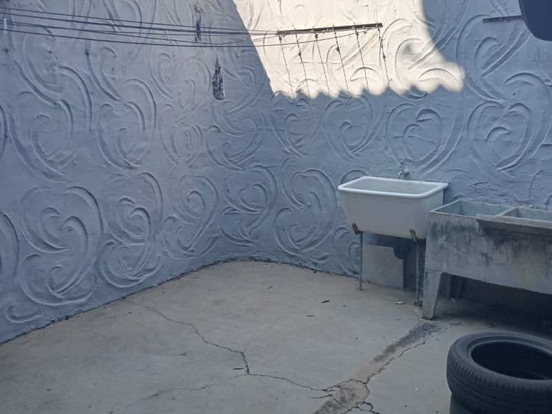 Townhouse For Sale in Queenswood - Photo 3