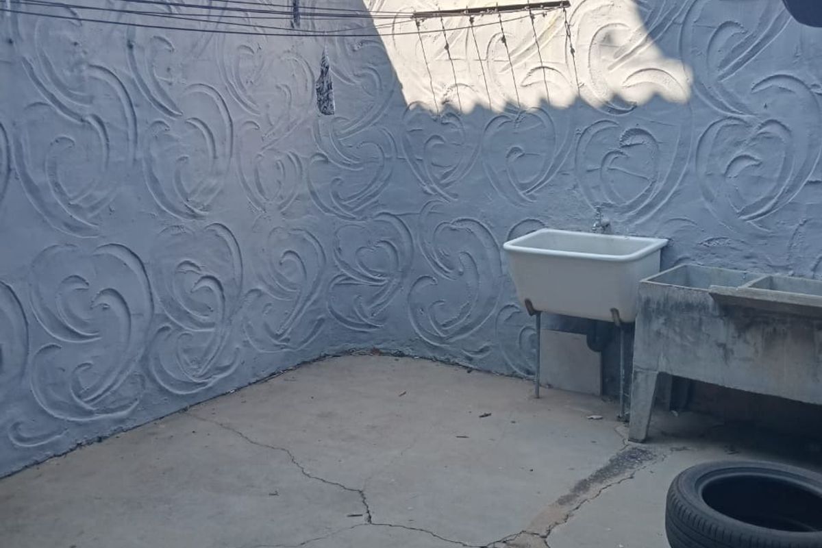 Townhouse For Sale in Queenswood - Photo 3