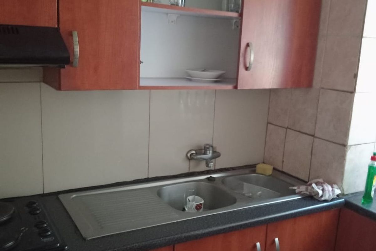 Townhouse For Sale in Queenswood - Photo 4