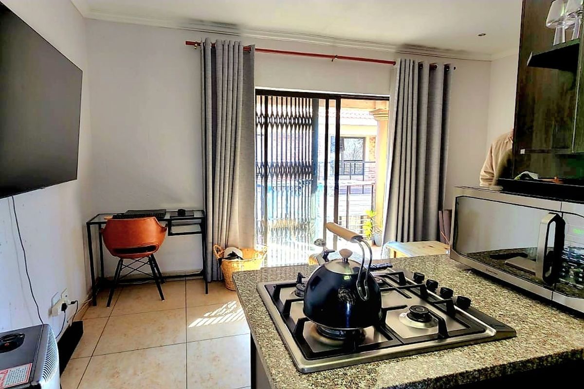 Apartment For Sale in Die Bult - Photo 2