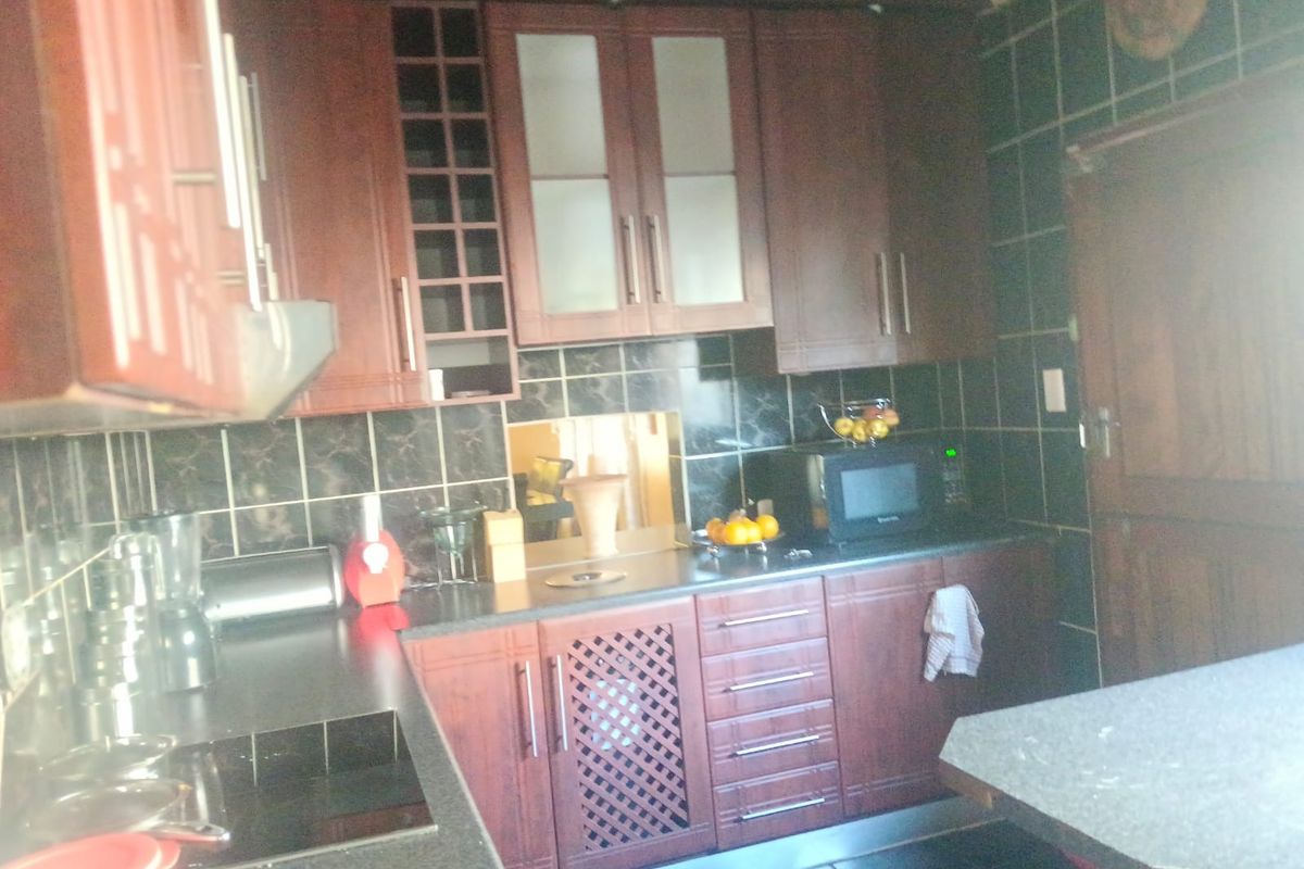 House For Sale in Riamar Park - Photo 3