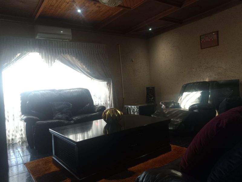 House For Sale in Riamar Park - Photo 6