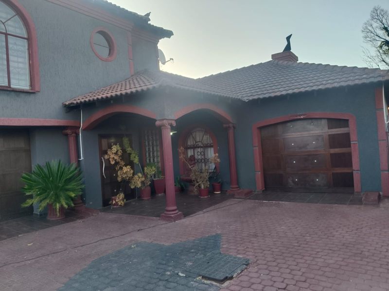 House For Sale in Riamar Park - Photo 2