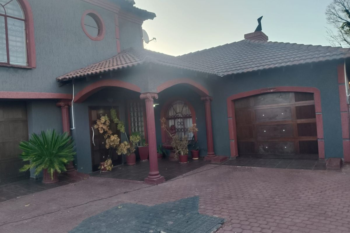 House For Sale in Riamar Park - Photo 2