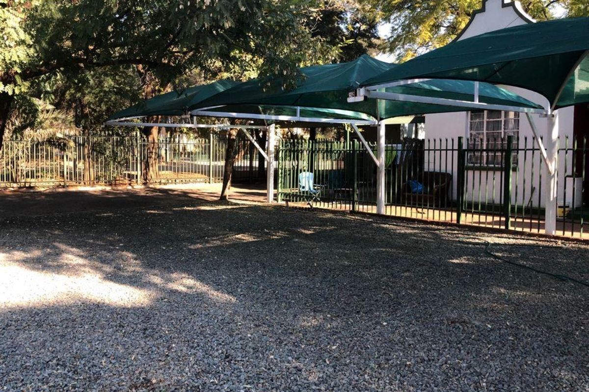 House For Sale in New Park - Photo 2