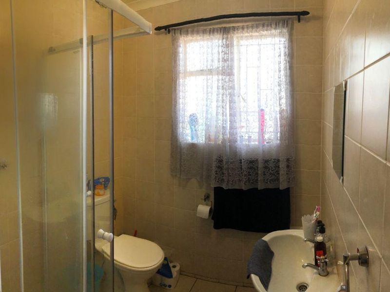 House For Sale in New Park - Photo 4