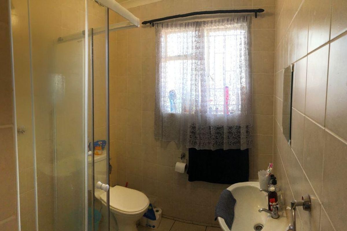 House For Sale in New Park - Photo 4