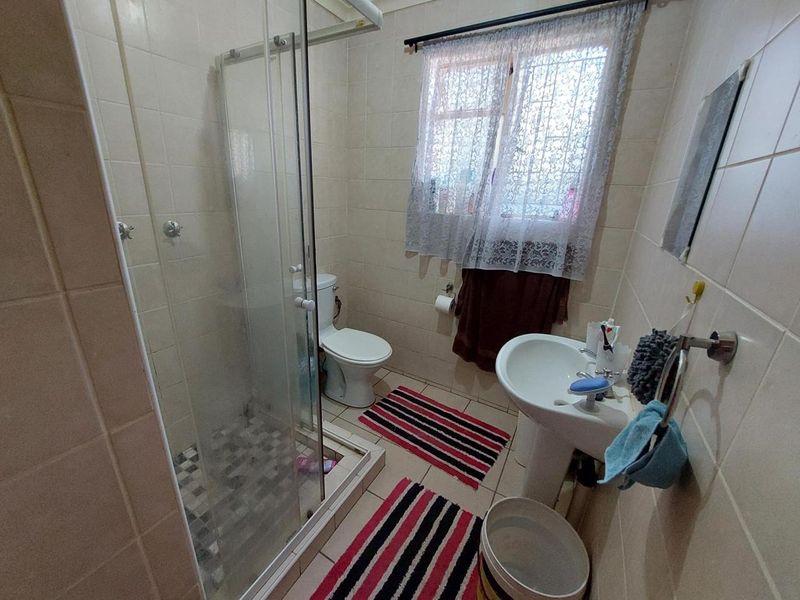 House For Sale in New Park - Photo 8