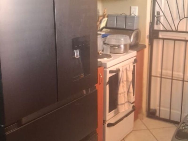 Townhouse For Sale in Sunset Glen - Photo 8