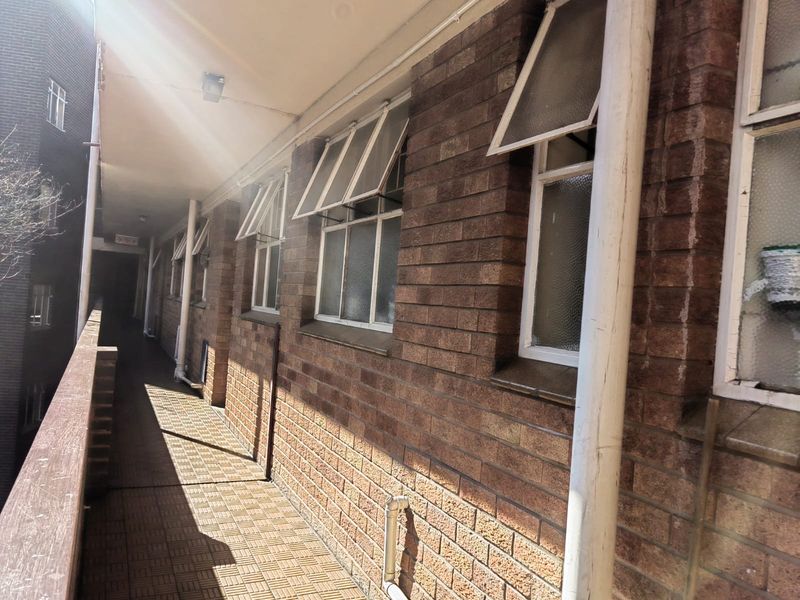 Apartment For Sale in Muckleneuk - Photo 2