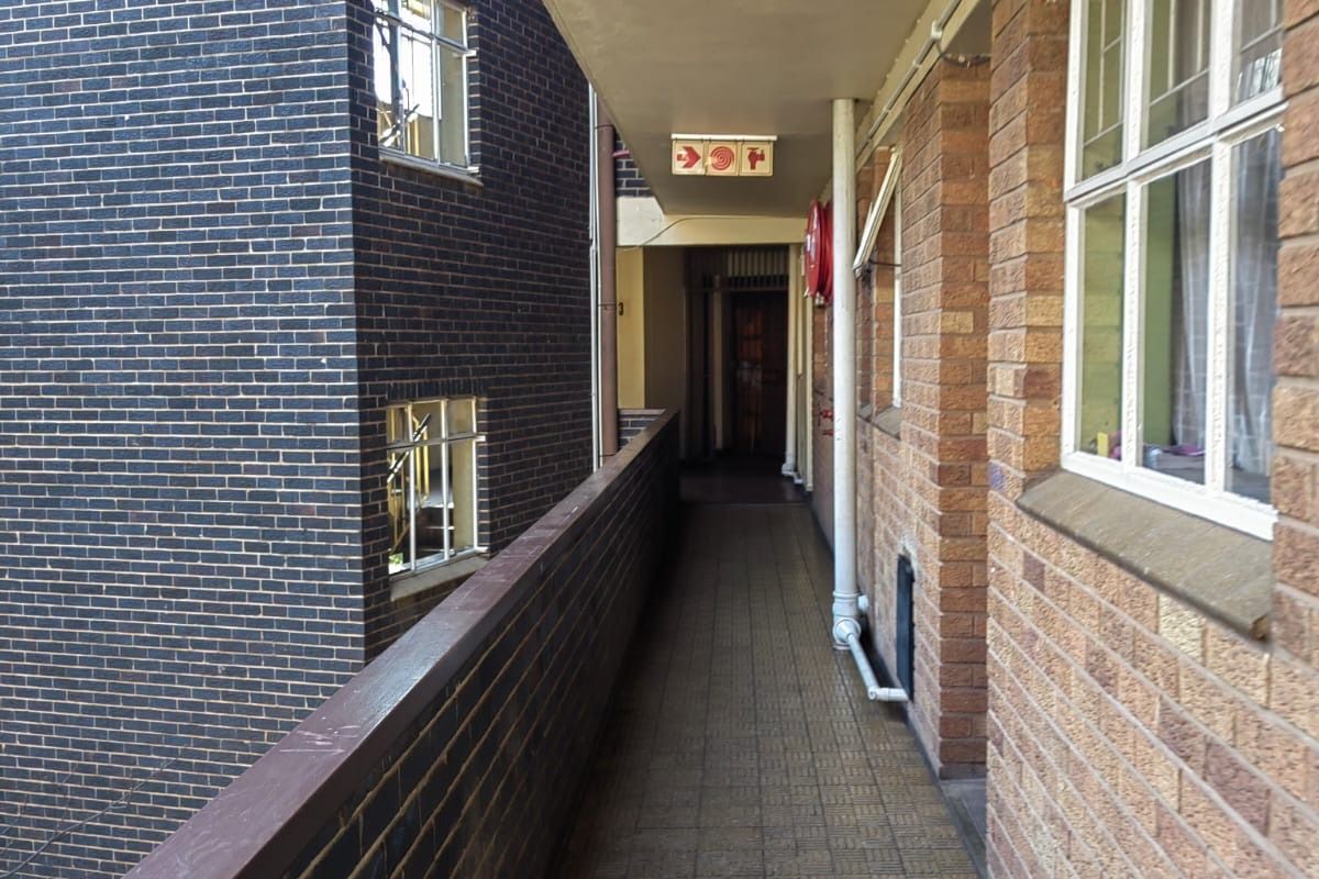 Apartment For Sale in Muckleneuk - Photo 4