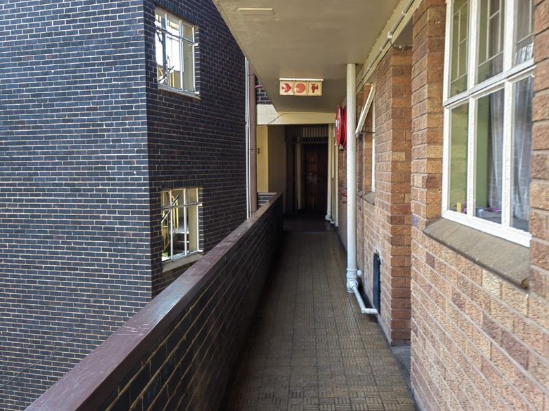 Apartment For Sale in Muckleneuk - Photo 4