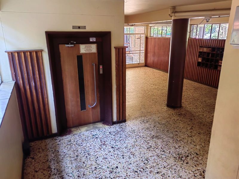 Apartment For Sale in Muckleneuk - Photo 6