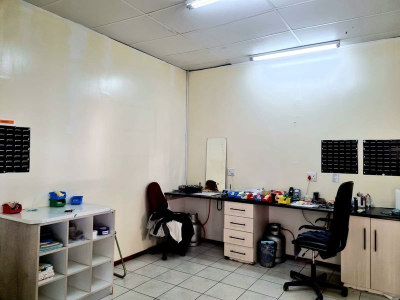 House For Sale in Kimberley Central - Photo 10