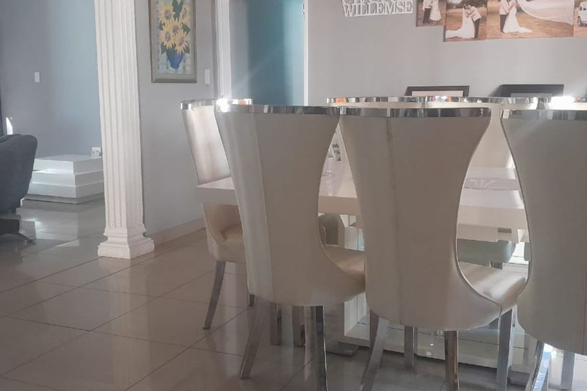 House For Sale in Kuruman Central - Photo 2