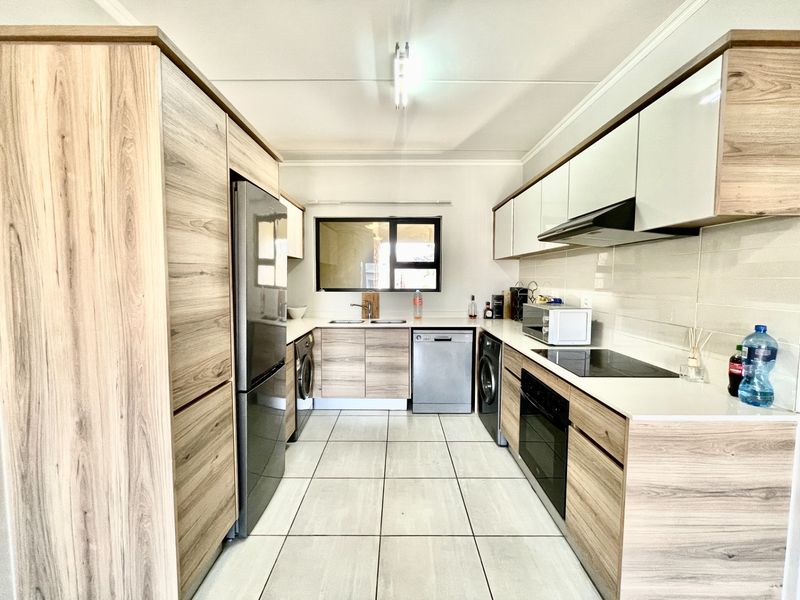 Apartment For Sale in Waterfall - Photo 4