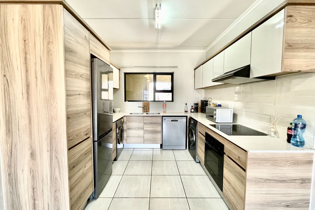 Apartment For Sale in Waterfall - Photo 4
