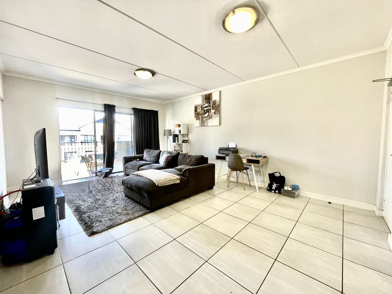 Apartment For Sale in Waterfall - Photo 2