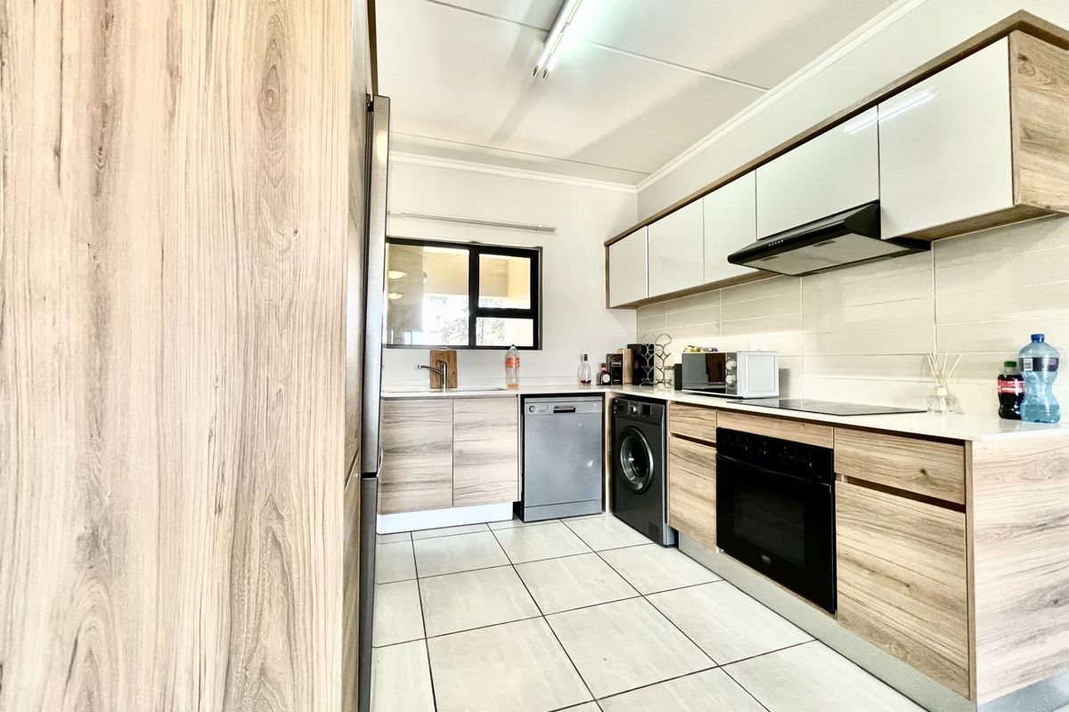 Apartment For Sale in Waterfall - Photo 3