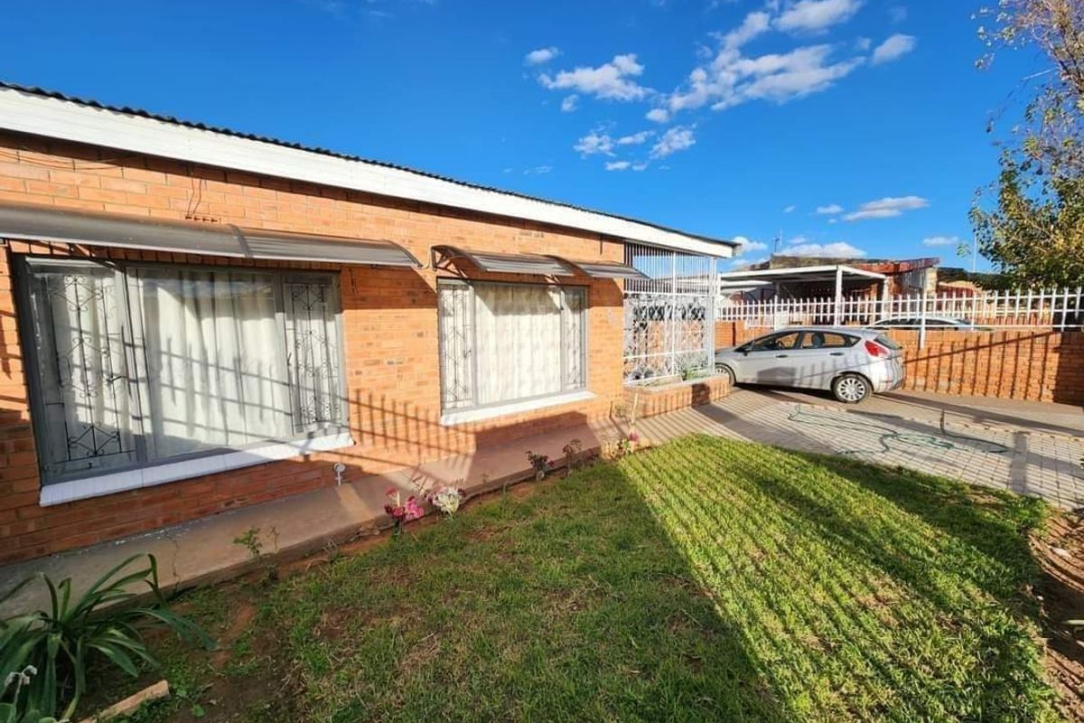 House For Sale in Homevale - Photo 2