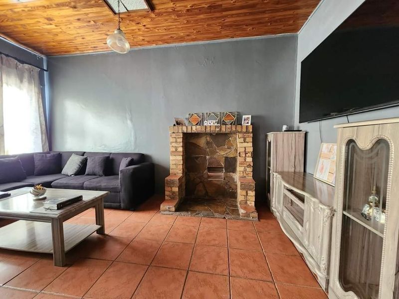 House For Sale in Homevale - Photo 7