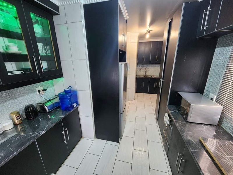 House For Sale in Homevale - Photo 10