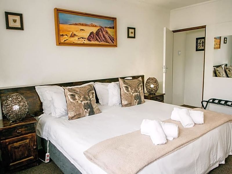 Guest House For Sale in Ermelo Central - Photo 5