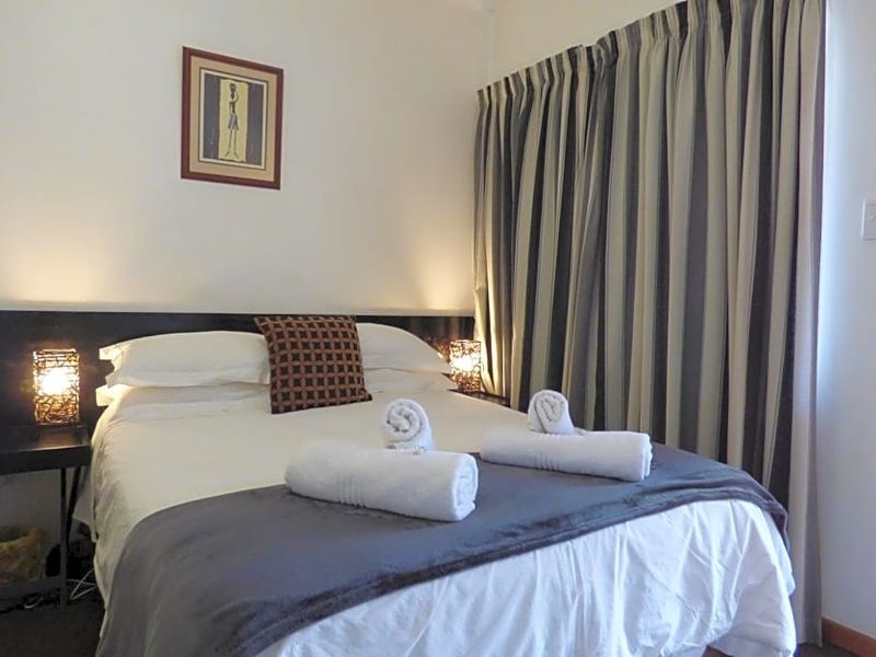 Guest House For Sale in Ermelo Central - Photo 7