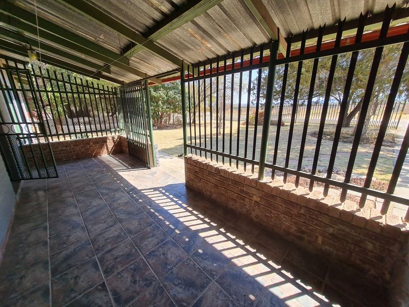 House For Sale in Modimolle Central - Photo 2