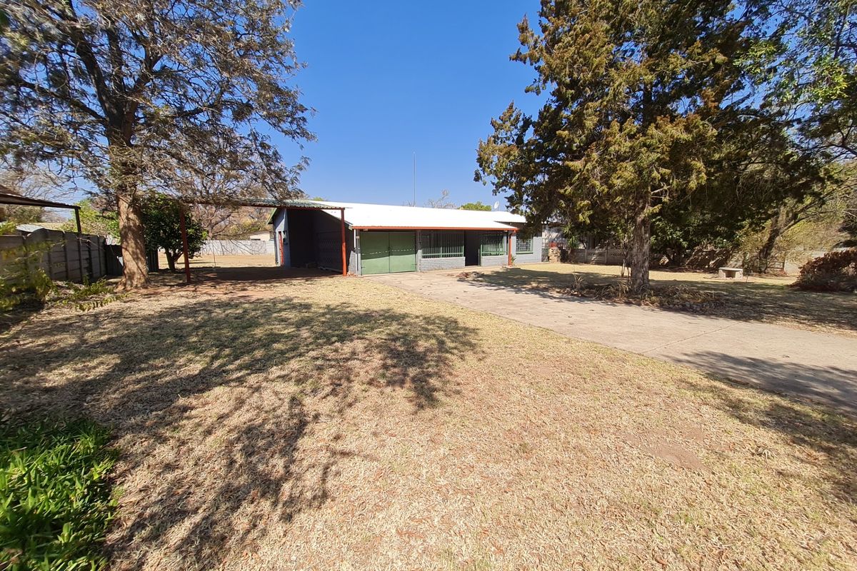 House For Sale in Modimolle Central - Photo 3