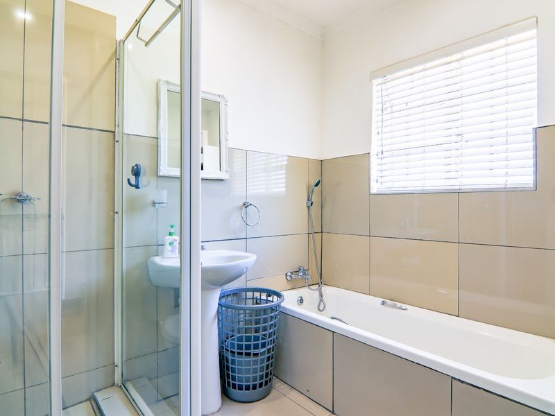 House For Sale in Kyalami Hills - Photo 4