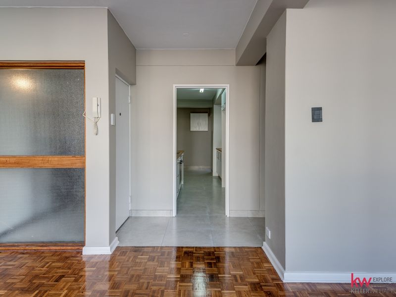 Apartment For Sale in Humewood - Photo 7