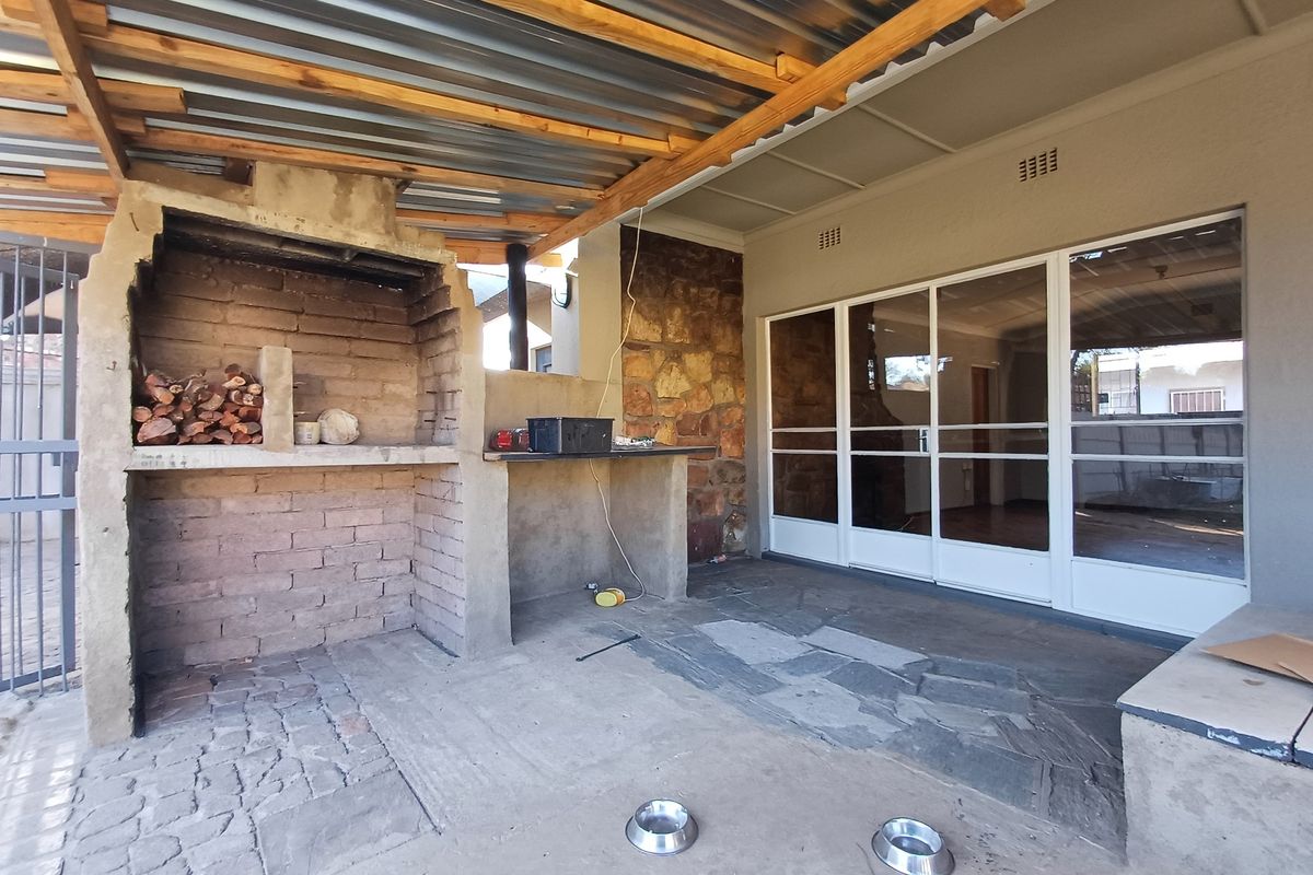 House For Sale in Flamwood - Photo 4