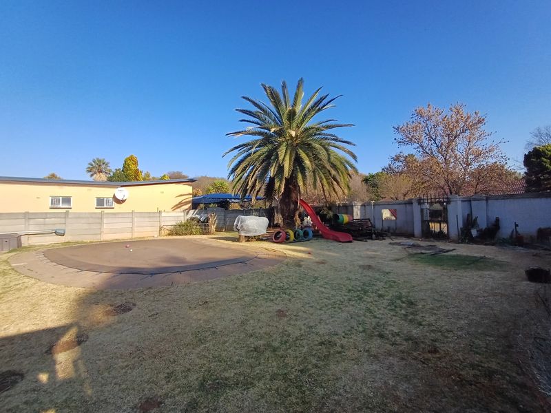 House For Sale in Flamwood - Photo 2