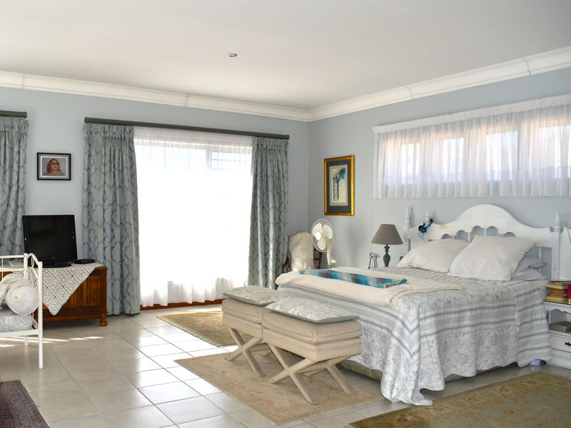 House For Sale in Villiersdorp Central - Photo 2