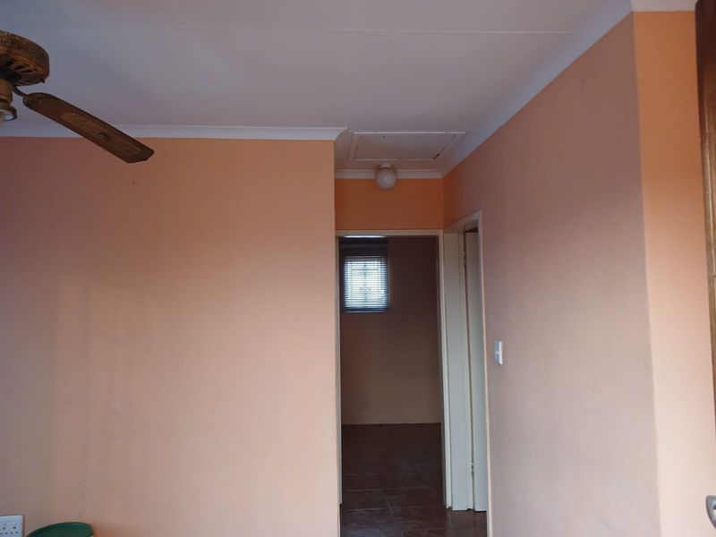 House For Sale in Mabopane Central - Photo 3