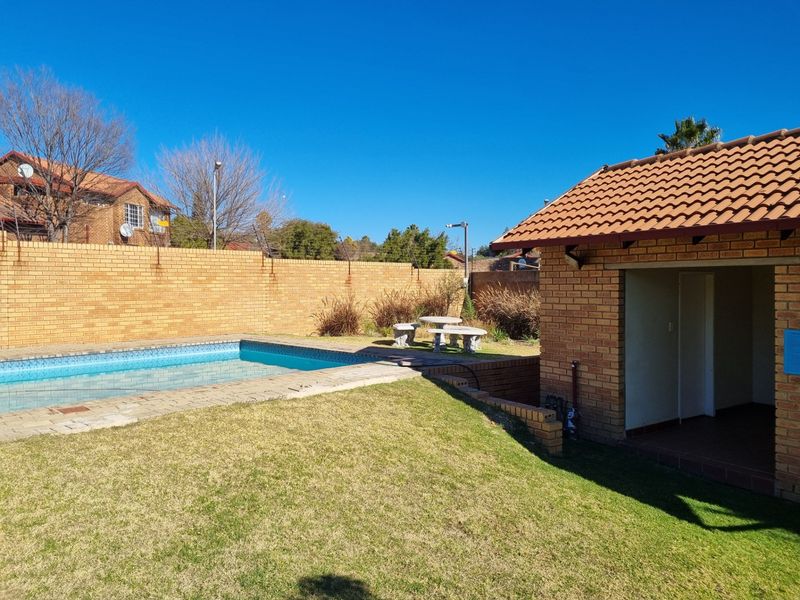 Townhouse For Sale in The Reeds - Photo 2