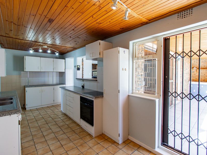 House For Sale in Dobson - Photo 10