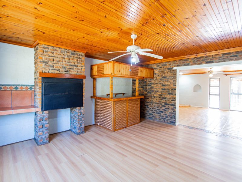 House For Sale in Dobson - Photo 9